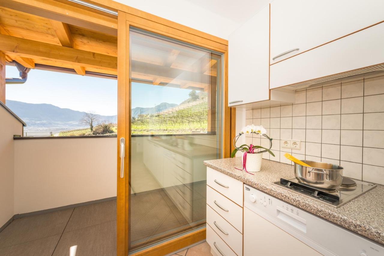 Finkenhof: Ferienwohungen - Urlaub Auf Dem Bauernhof Apartment Termeno Luaran gambar